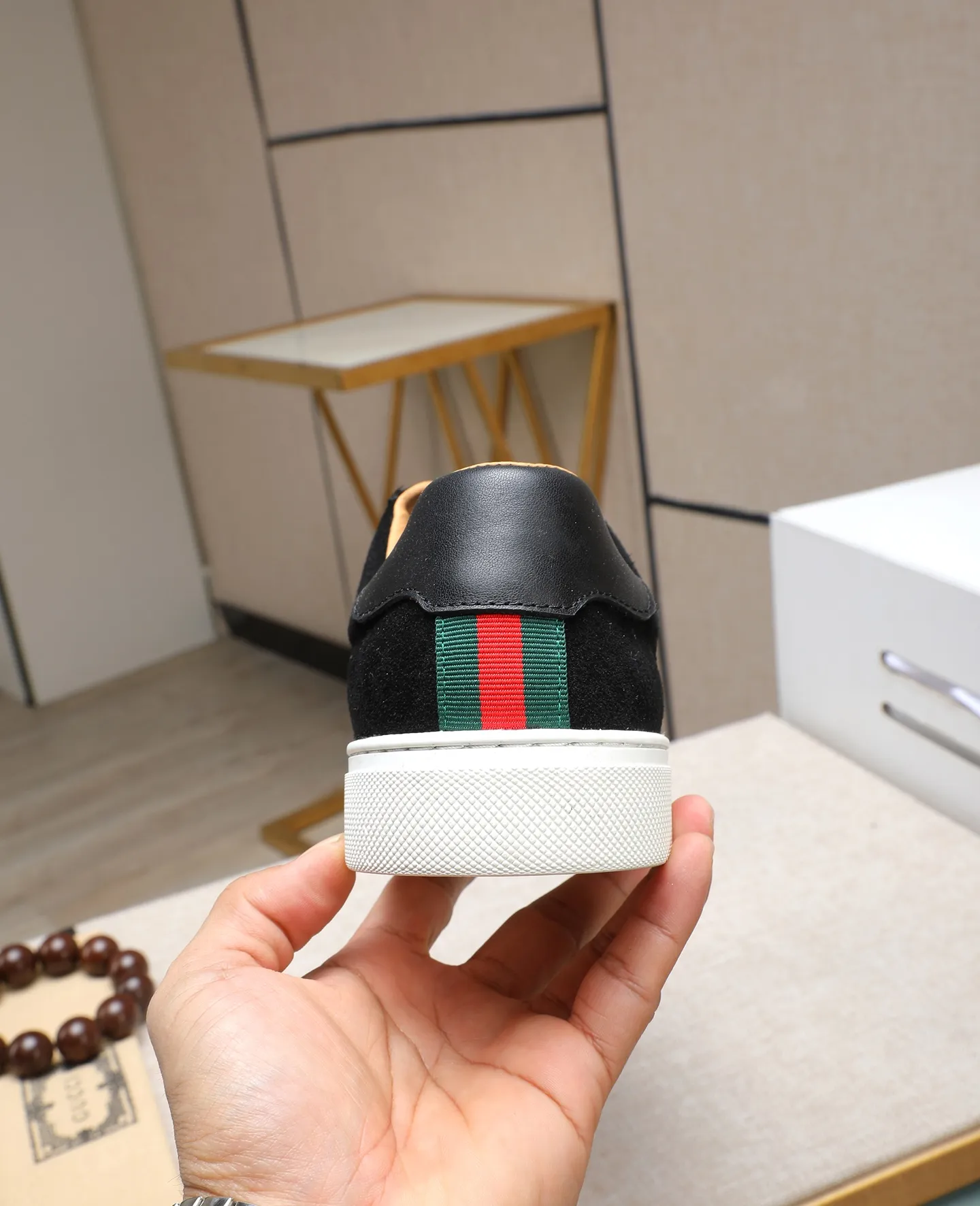 Men's shoes 💰400 GUCCI🔍🔍The latest models are on sale at the same time at the counter. Original calfskin imported from Italy, genuine leather lining, (high-end, extravagant, and classy) with exquisite workmanship. Soles: Original soles specially provided by the original factory. ⚠Exclusive double-layer movable molded soles are super comfortable⚠. Photos of the real thing🎬The real thing is better🔍🔍"High quality·Follow the order" Code number 38-44